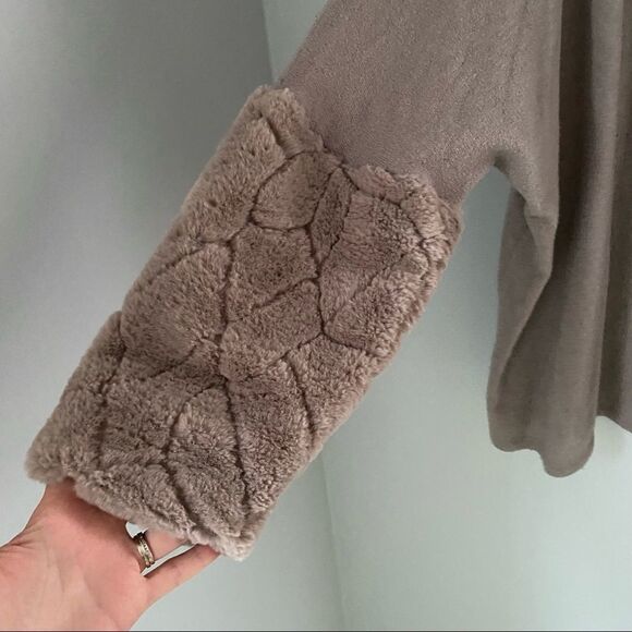 Joseph Ribkoff Women’s Cowl Neck Furry Neck and Cuffs Tunic - Picture 6 of 8